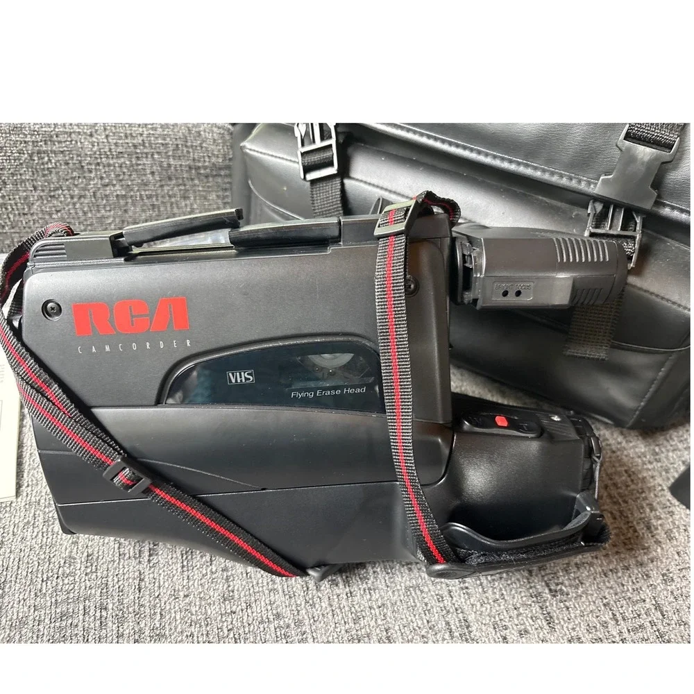 RCA DSP3 Camcorder CC417 Vintage VHS Video Camera Bundle Ambico Bag 12x Zoom